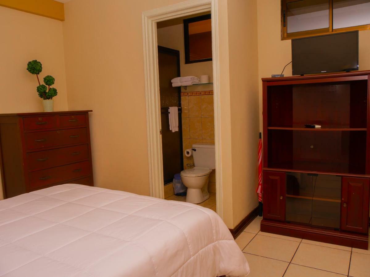 Apartahotel Bamboo Aeropuerto 2*